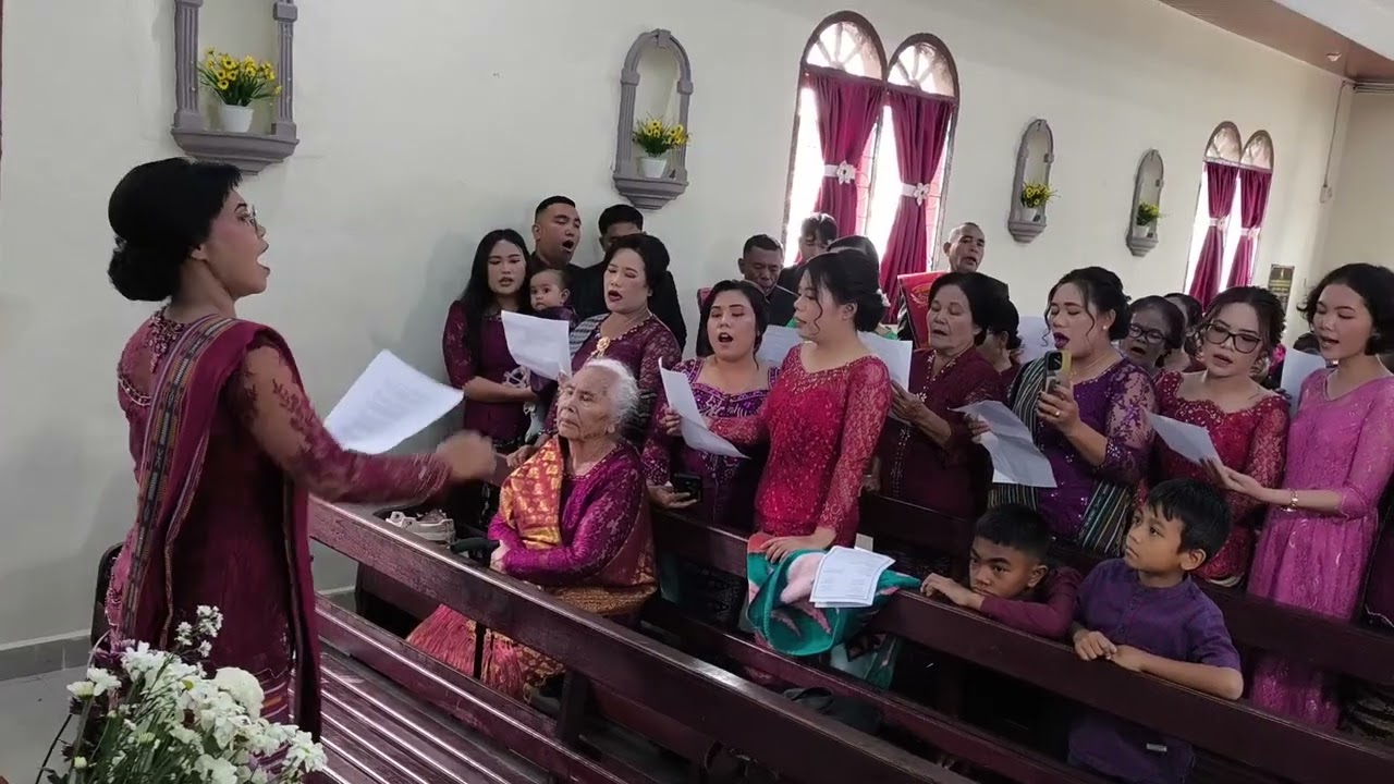 KOOR KELUARGA POMPARAN OP. JUNJUNGAN SITUMEANG --- PASU - PASU NA GODANG #ACARA 3
