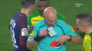 sepak bola lucu!! wasit gila!!  crazy referee!!