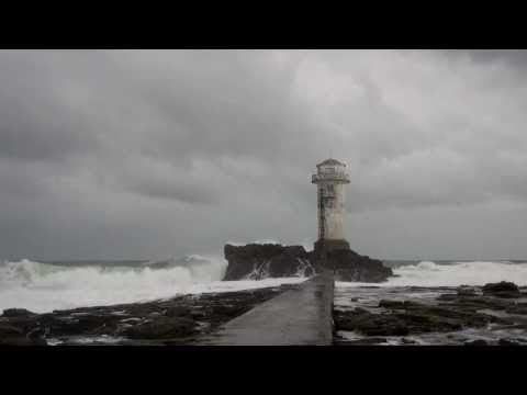 Tempête Dirk ILE DE SEIN.email licensing@storyful.com