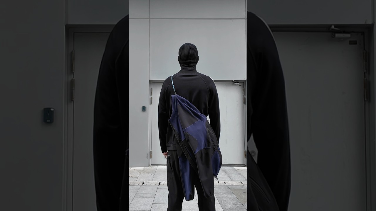 Functional fleece jacket wearing display #reindeelusion #jacket #fashion #fleece #techwear #ootd