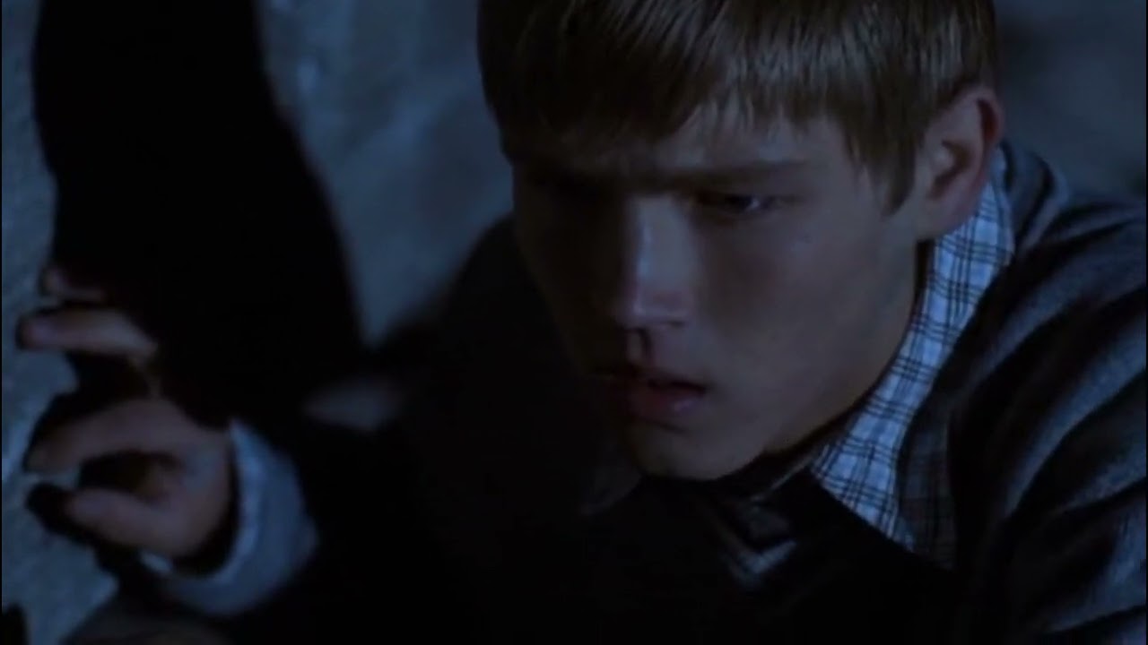 24 (2001–2010) Day 6: 4:00 a.m.-5:00 a.m. Mike is injured at the switch