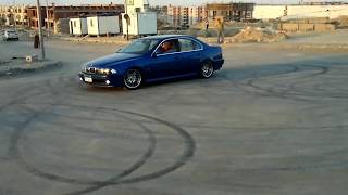 BMW e39 530i donuts Egypt.mp4تخميس عربية بي إم دبليو الفئة الخامسة screenshot 4