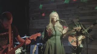 Moonage Daydream - Winter Wolves@Goosetown Tavern - David Bowie cover