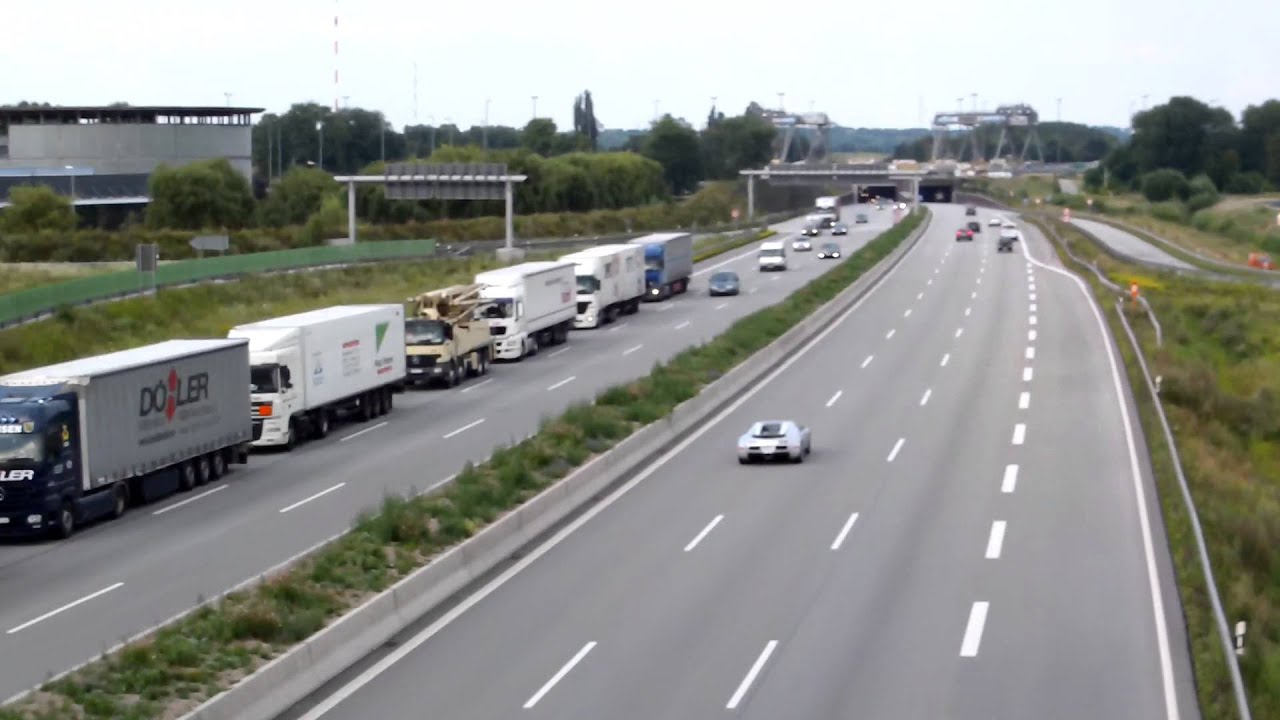 Bugatti Veryon Grand Sport on german autobahn - YouTube