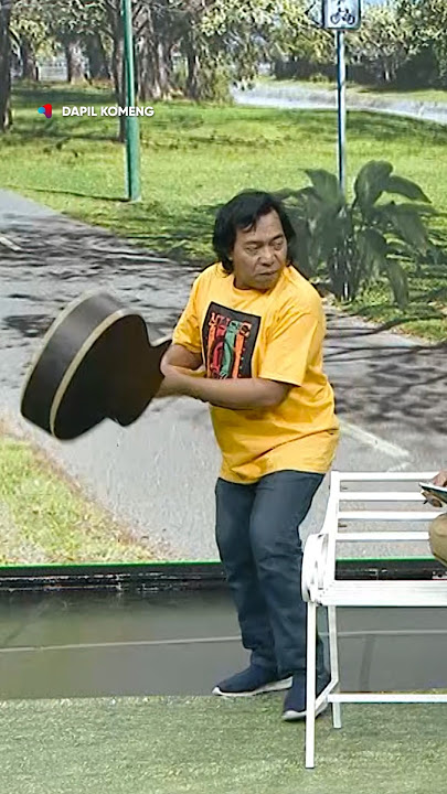 Bang Komeng wants to hit H.Bolot with a guitar, because he can't hold back his patience wkwkwk😭🤣