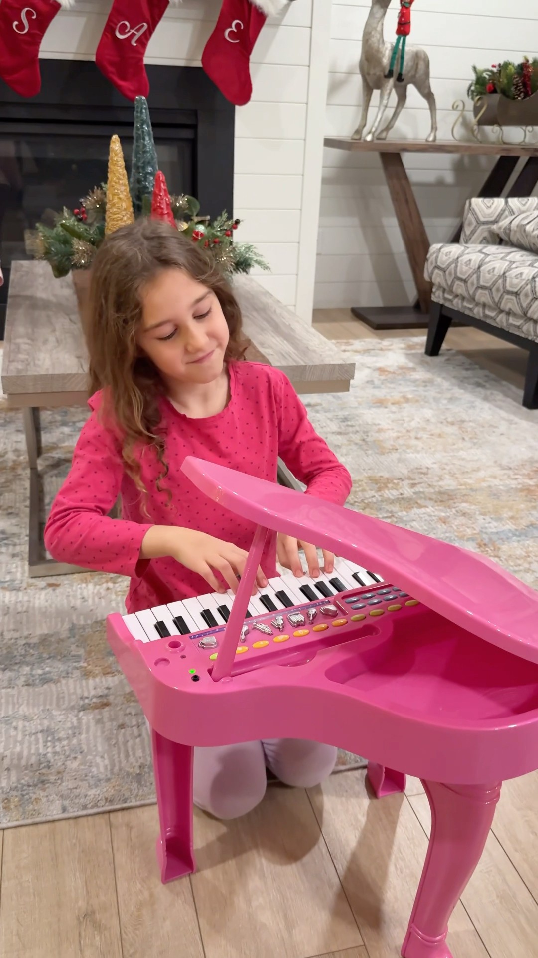 The good kid- Sierra teaches Rhia music lessons-helping story #shorts