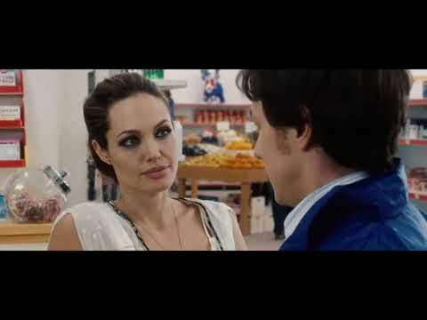 Se busca español latino (Angelina Jolie)
