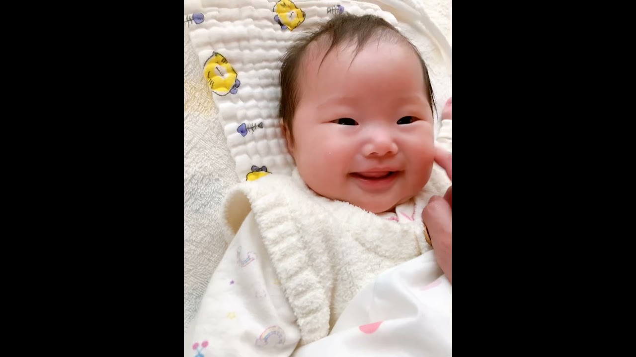 リップロールに反応する赤ちゃん 生後2ヶ月 Baby Youtube リップロールに反応する赤ちゃん 生後2ヶ月 Baby Youtube