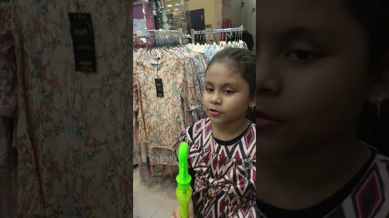 বান্ধবীদের সাথে নিয়ে মার্কেটে ঘুরতে যাওয়ার ভিডিও