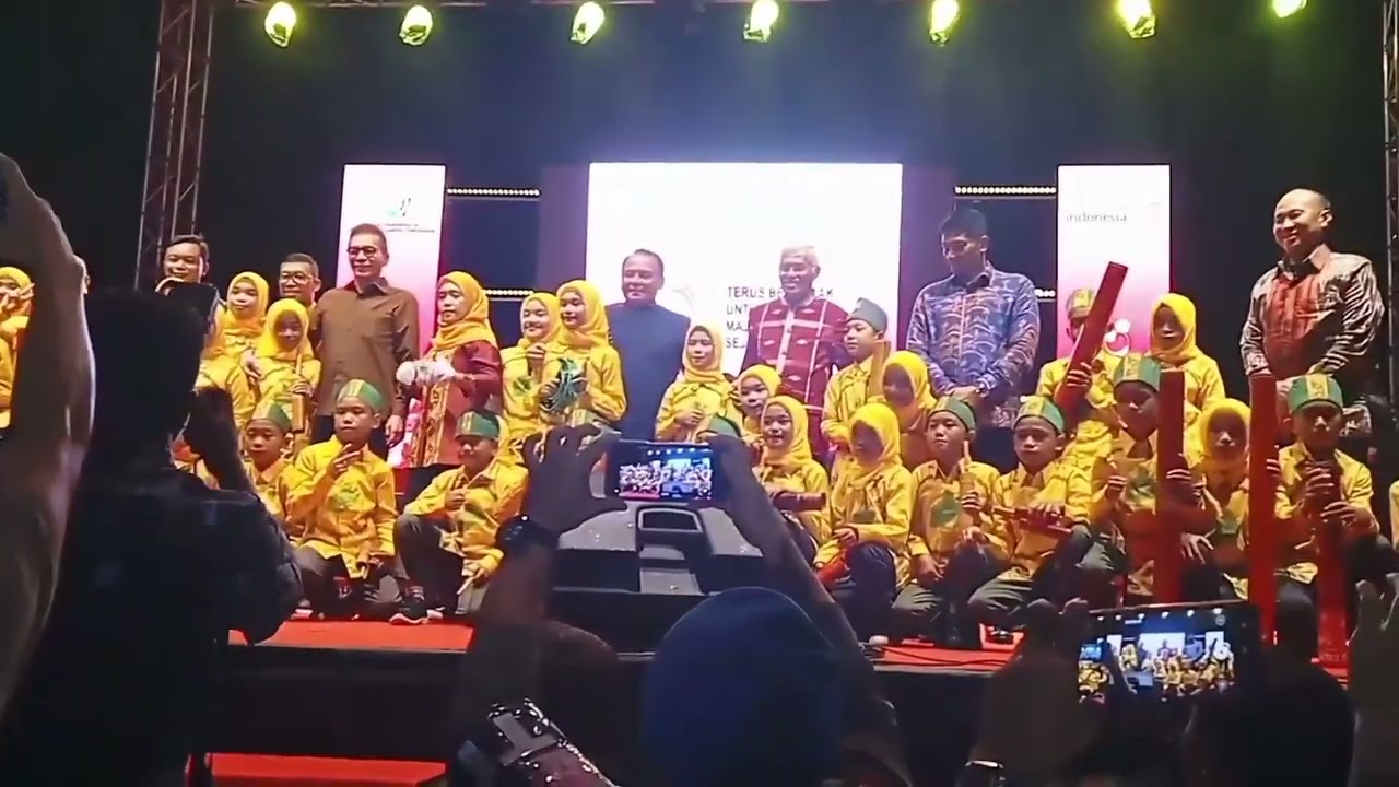 Musik bambu SDN 1 MOTUI pada acara Hallo Sultra 2024
