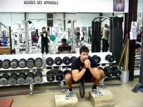 QUADRICEPS : Squat avec la ceinture de lest 