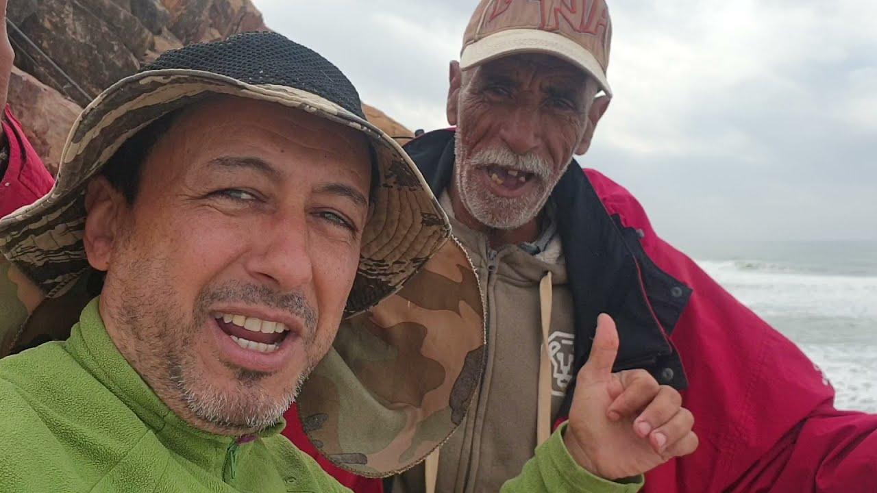 sidi ifni tawarda et charghou 2 h du pêche avec mon amie polga (الوقت احلى مع بولكاز( ايت اعزا اسوتل