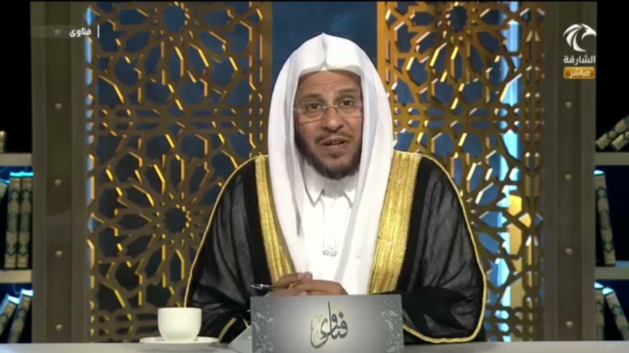 أخي صيدلي، وجعل الحفاضات صدقة للفقراء من كبار السن وذوي الاحتياجات ويهدي ثوابها للوالد،فهل هذا جائز؟