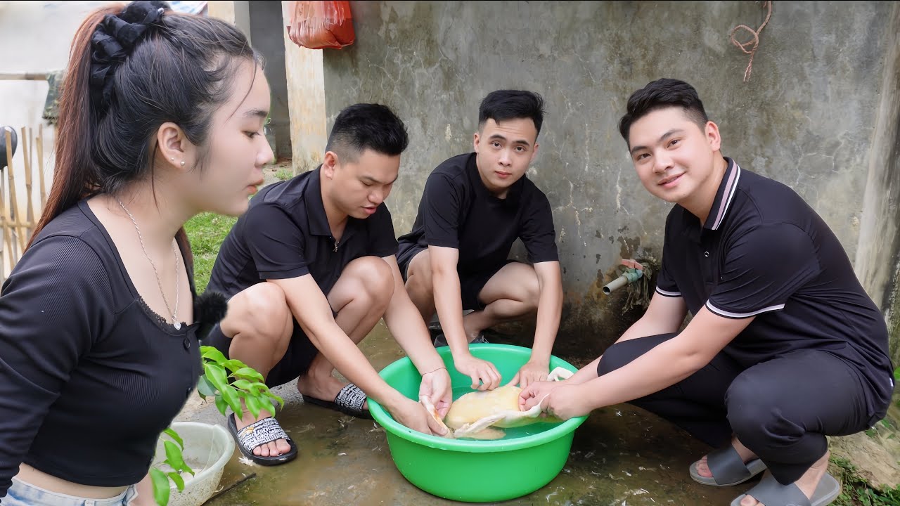“Bạn Đến Chơi Nhà Không Gà Cũng Vịt” Nọng Tiếp Đón Em Phương Và Nùng Vlog Món Thịt Rắn Thơm Ngon..!!