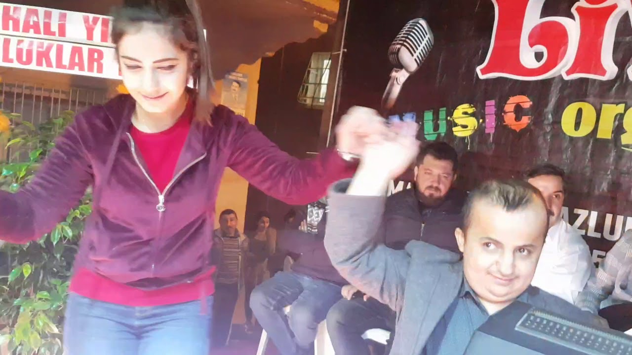 Hozan azat & seher zozan düet(bağlama ersin tuğan ) başkale adana programı canlı performans