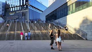 เดินจากเมืองสตอกโฮล์มไปยัง Friends Arena (POV 4K)