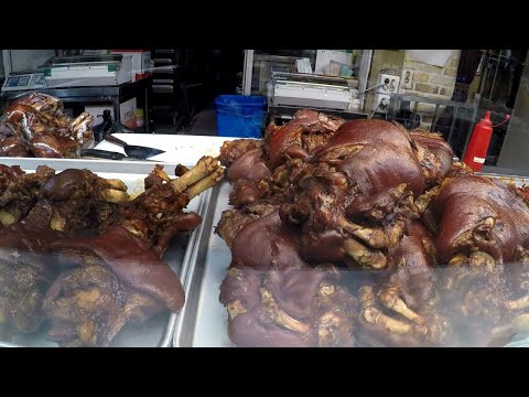 korean-'jokbal'-pig's-trotters.-seoul-street-food-in-mangwondong,-south-korea