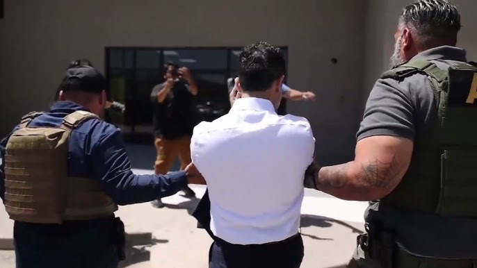 DETIENEN A DIRECTIVO E BANCA AFIRME - YouTube