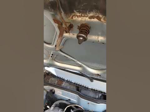 Механизм открывания капота ваз 2115. Ваз 2114 слетает трос капота. Болт крепления капота ваз 2114. Слетел тросик капота ваз 2114. Как открыть капот ваз 2115 оборвался тросик.