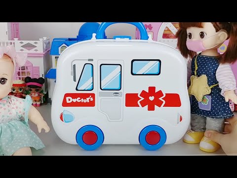 Baby doll doctor and hospital car toys Ambulance play 아기인형 의사와 병원놀이 자동차 장난감 구급차 놀이 - 토이몽