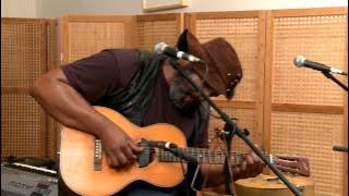 Download lagu Alvin Youngblood Hart - 'Pony Blues' at Music in the Hall: Episode Twelve