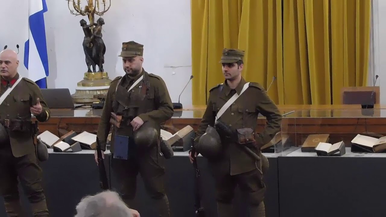 Presentation of WW I uniforms 11 - 11-2018 commemorating 100 years from the end of WWI