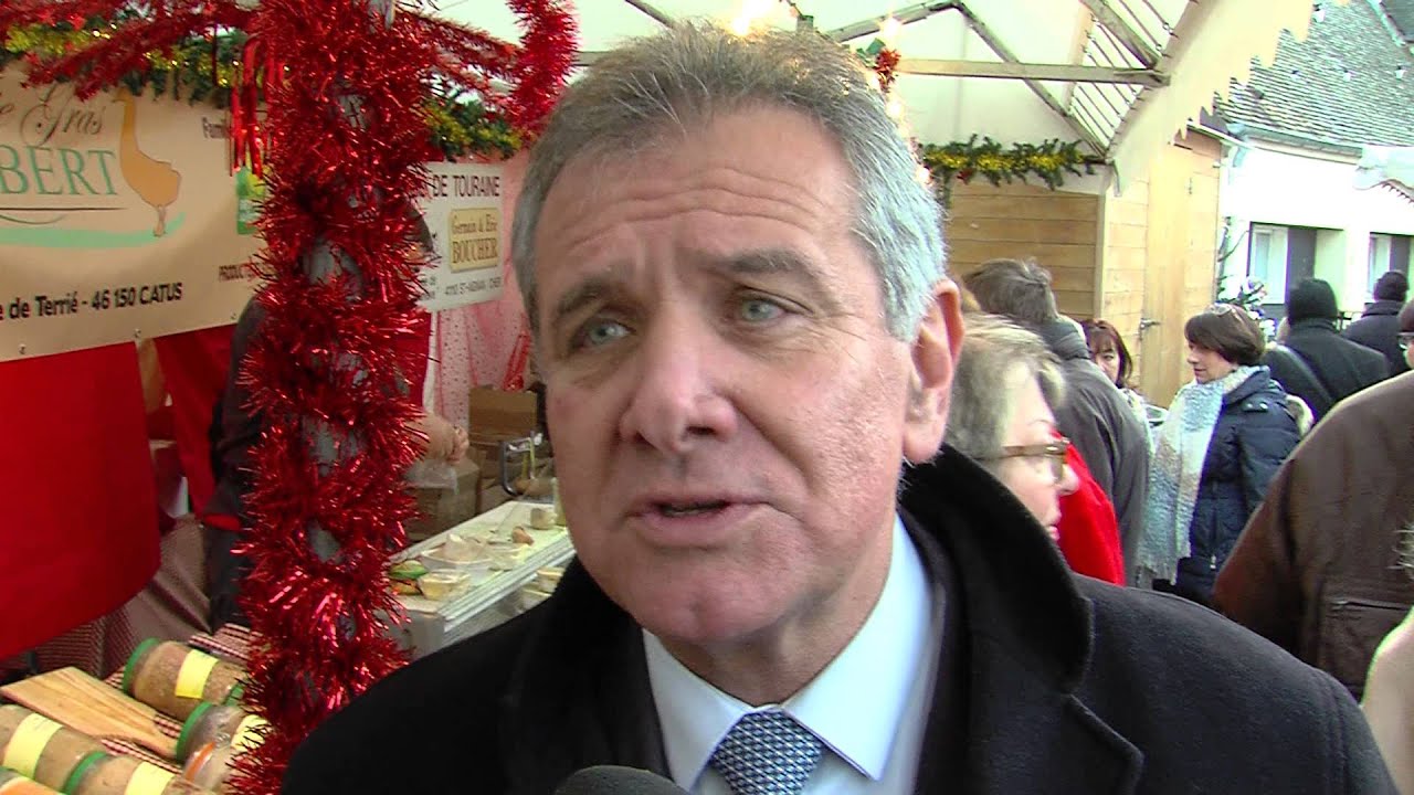 noel-le-marche-aux-couleurs-de-noel-a-montigny-le-bx