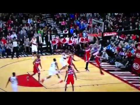 Damian Lillard HUGE Dunk Over John Wall - YouTube Damian Lillard 2013 Wallpaper