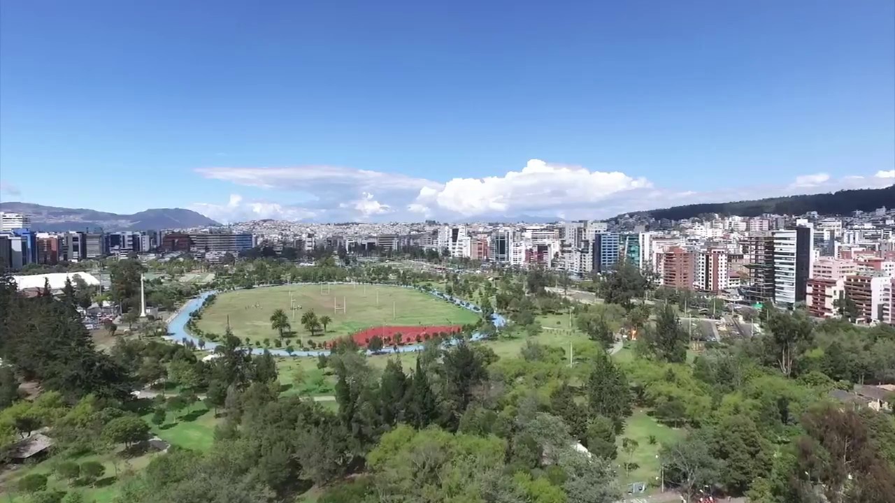 Drone Media Quito - Parque La Carolina - YouTube