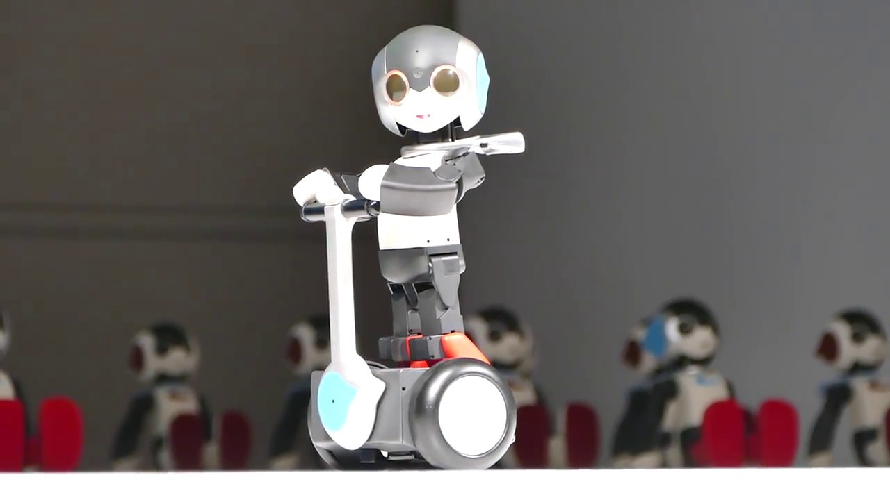 Robi2 創刊記念記者会見 立ち乗り2輪に乗って登場 - YouTube