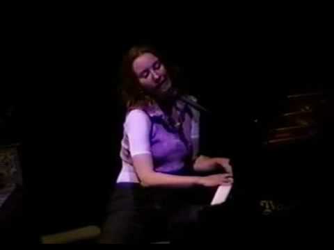 Tori Amos - Beauty Queen / Horses Live