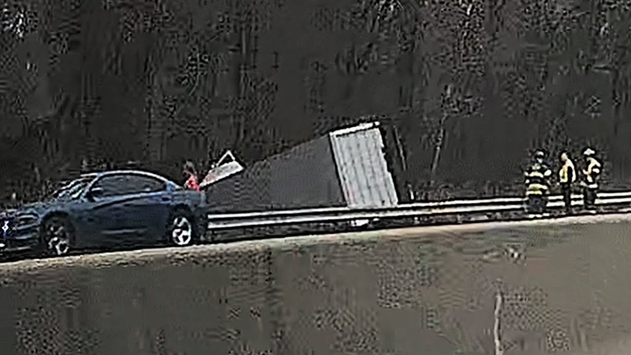 Truck Crash New Jersey Turnpike North Near Exit-4 in Mount Laurel - YouTube