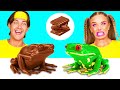 チョコレートの食べ物 vs 本物の食べ物のチャレンジ | 秘密のキッチンバトルの勝者は誰 BaRaDa Challenge