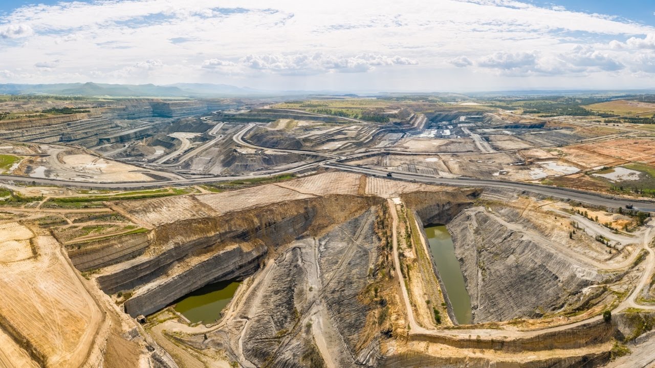 Indian big business looks to invest in Australian coal