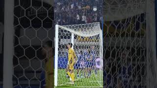 Big score for big moment, @thomhaye execute it with love in his heart 💙 #WeArePERSIB