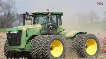 JOHN DEERE 9560R Tractor Working on Spring Tillage