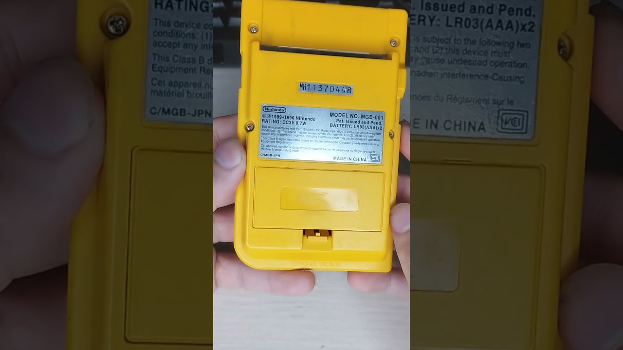 Gameboy pocket vs gameboy advance  