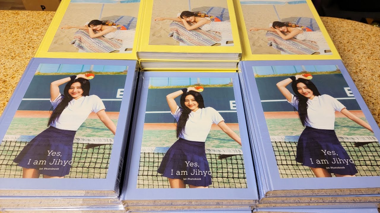 Yes, I am Jihyo フォトブック Jihyo 1st Photobook 