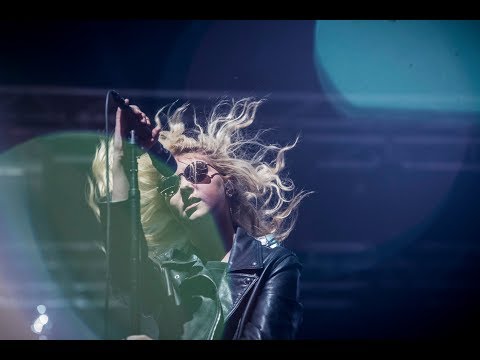 The Pretty Reckless - Heaven Knows (Live At Lowlands 2017) PROSHOT [HD]