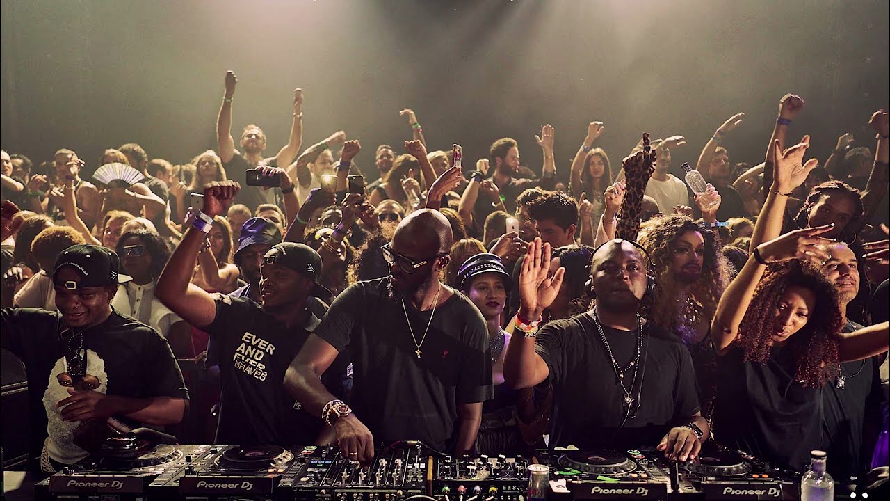 Tulum 2022 Black Coffee x Enoo Napa X Da Capo x Caiiro x Toshi Afro House Mix Beve Coffee