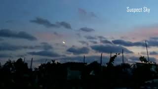 Mysterious Glowing UFO Formation Over Ukraine [SIGHTING]