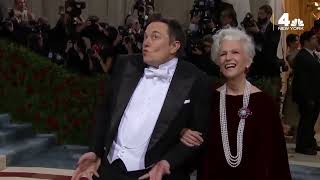 elon musk Makes funny faces at the Met Gala with her mom 2022