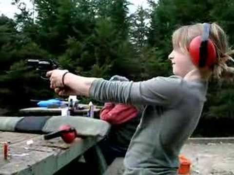 Kara Jones Shooting her .38 in Oregon
