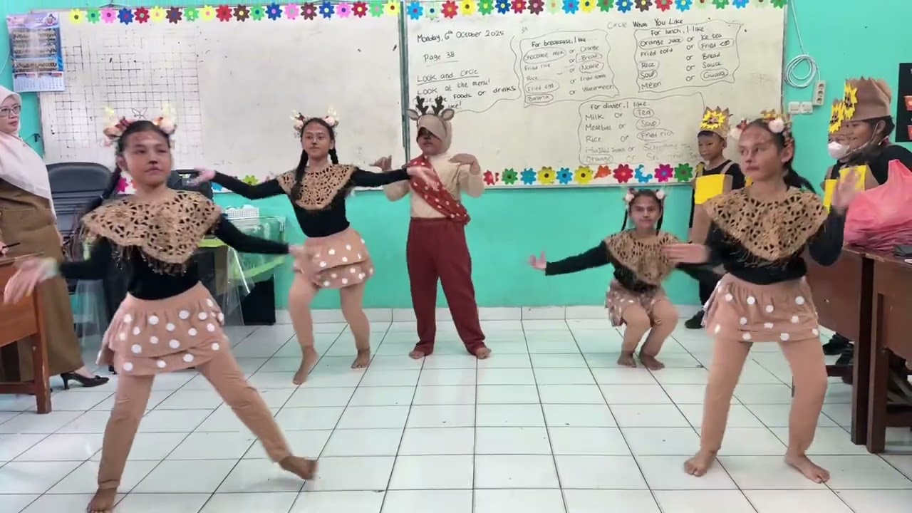 Tari Onclang Kidang (kijang jantan lagi bersedih, lalu dihibur oleh kijang betina yang cantik) 🦌🤎🤍