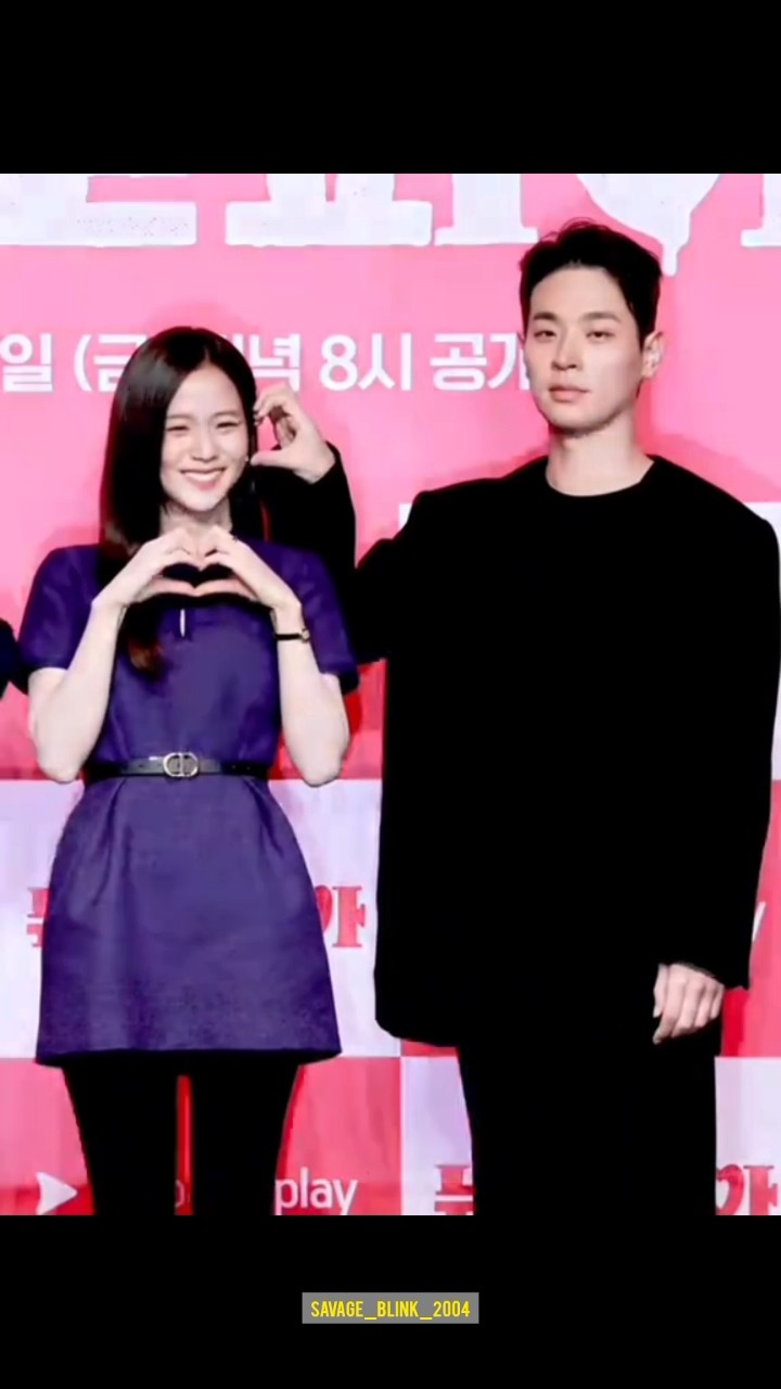 JISOO with her new co-star is sooo cute ? #jisoo #jennie #lisa #rosé #blackpink #shorts