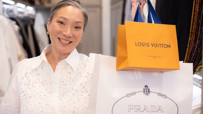 WATCH] Woman reunited with RM8,900 luxury handbag at Pavilion mall