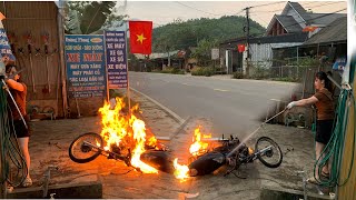 The motorbike suddenly caught fire while the girl was repairing it / ly xuan kieu
