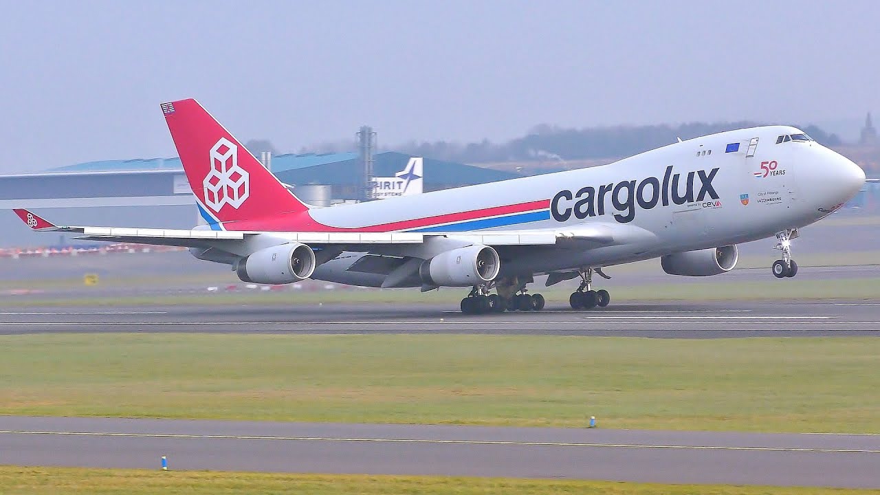 4K] INTERSECTION TAKEOFF | Cargolux Boeing 747-400F at