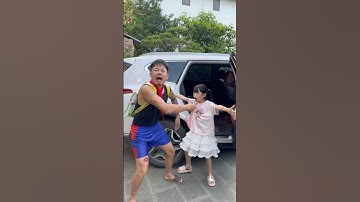 Chồng khờ bị con chắn đường không cho lên xe ô tô đòi đổi cặp và cái kết