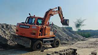 Maximizing Efficiency in Excavator Mud Loading Operations"